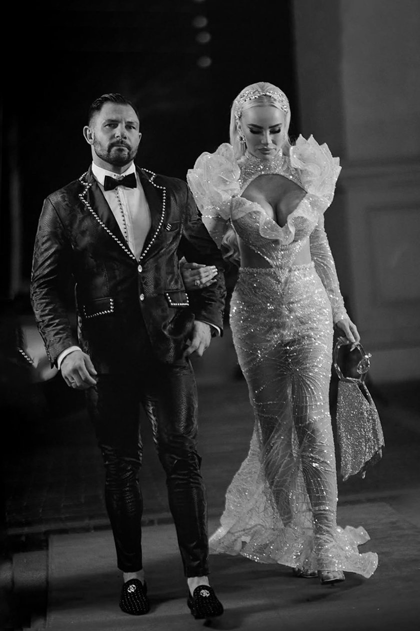 At The Globe Gala, Izabela Macudzinska-Borowiak is awarded &ldquo;Creative Fashion Designer of the Year&rdquo; for redefining modern fashion.